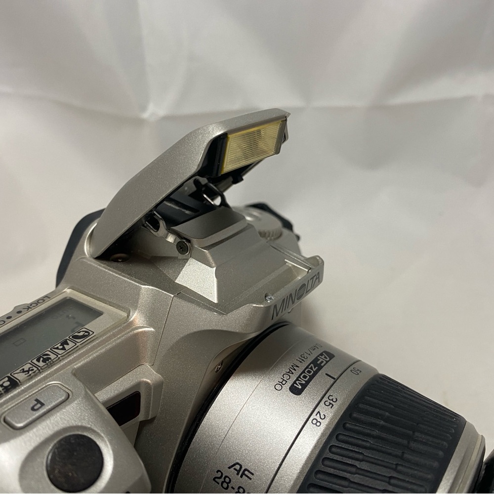 Minolta Maxxum Stsi 35mm Camera w/ 28-80mm Lens Working Used No Battery - Picture 4 of 7